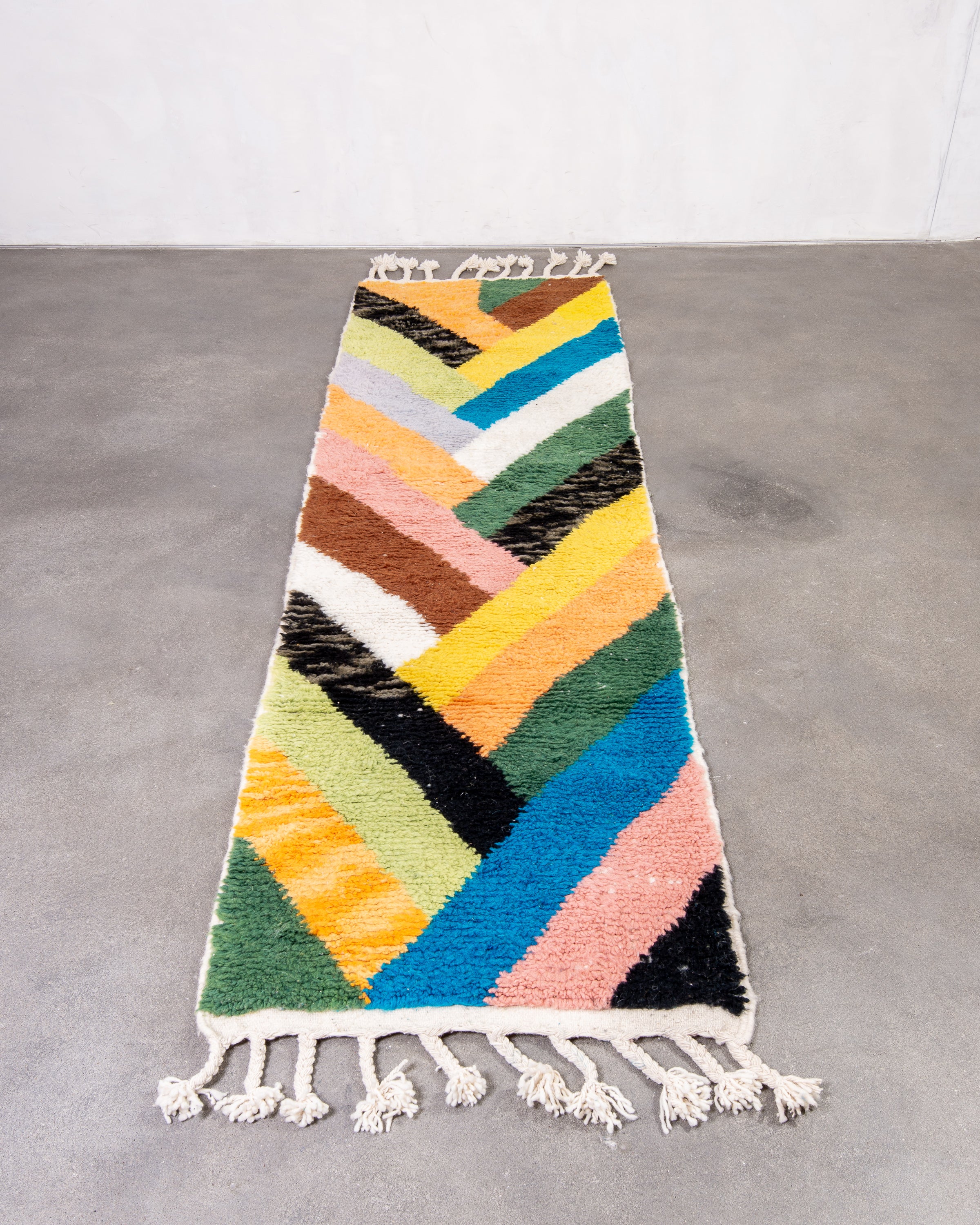 Modern designer handcrafted Berber rug from morocco Beniourain with beautiful colors and patterns